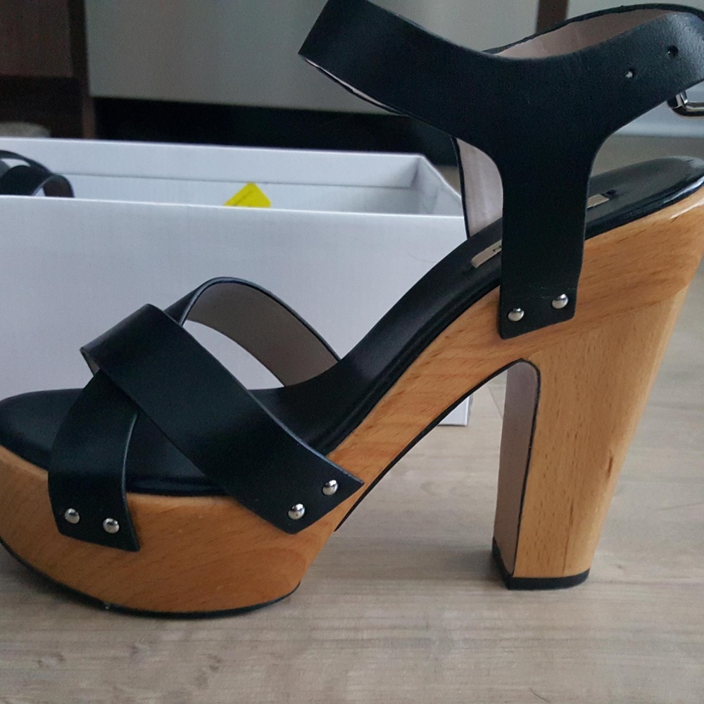 Zara NWT Wood Platform Sandals